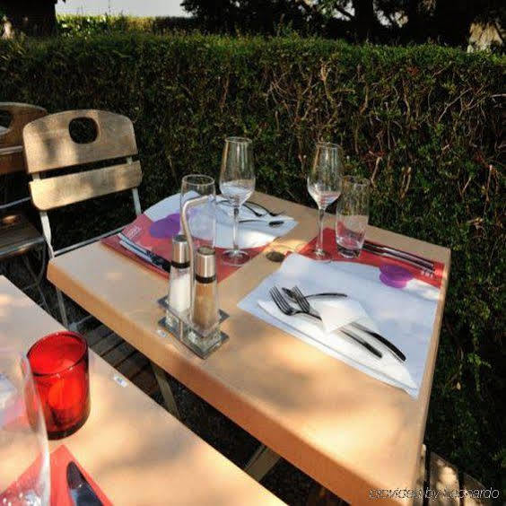 Hotel De La Briere 3*